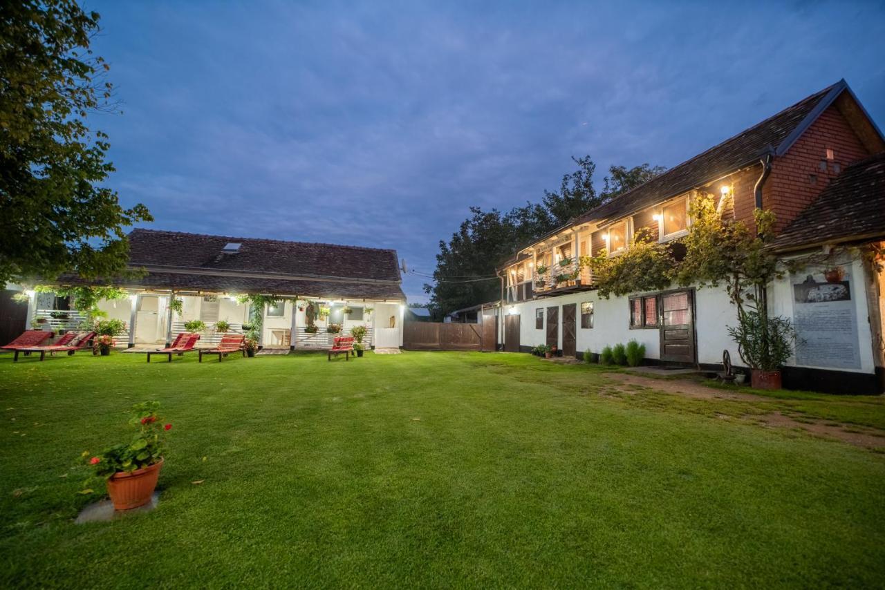 Domacinstvo Cikic Zasavica Guest House Exterior foto
